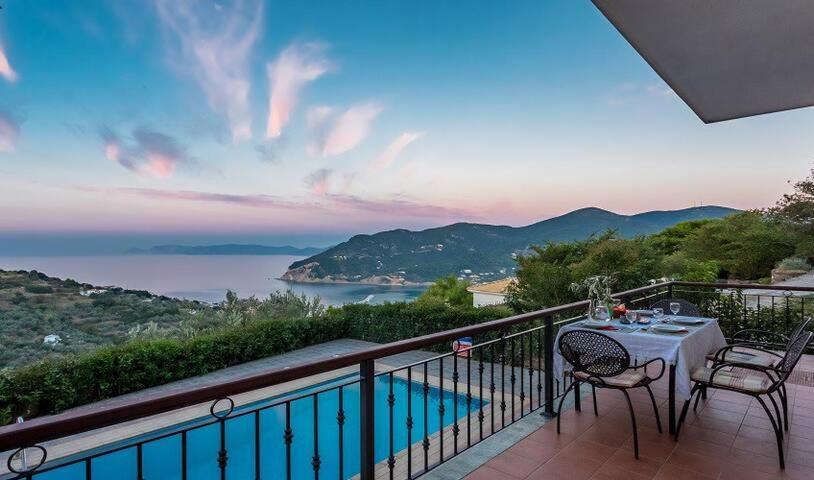 Villa Alegria Скопелос Екстериор снимка